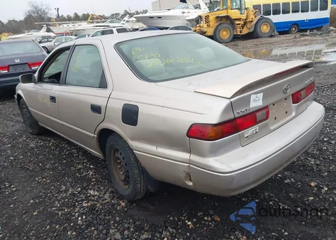 1998 Toyota Camry Le from USA, damaged, VIN 4T1BG22K0WU829808
